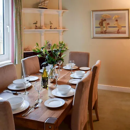 Puzzle Corner Sandsend